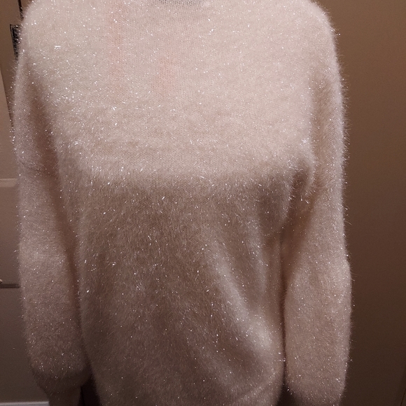 511) Womens Sweater.  DO+BE. - Picture 2 of 3